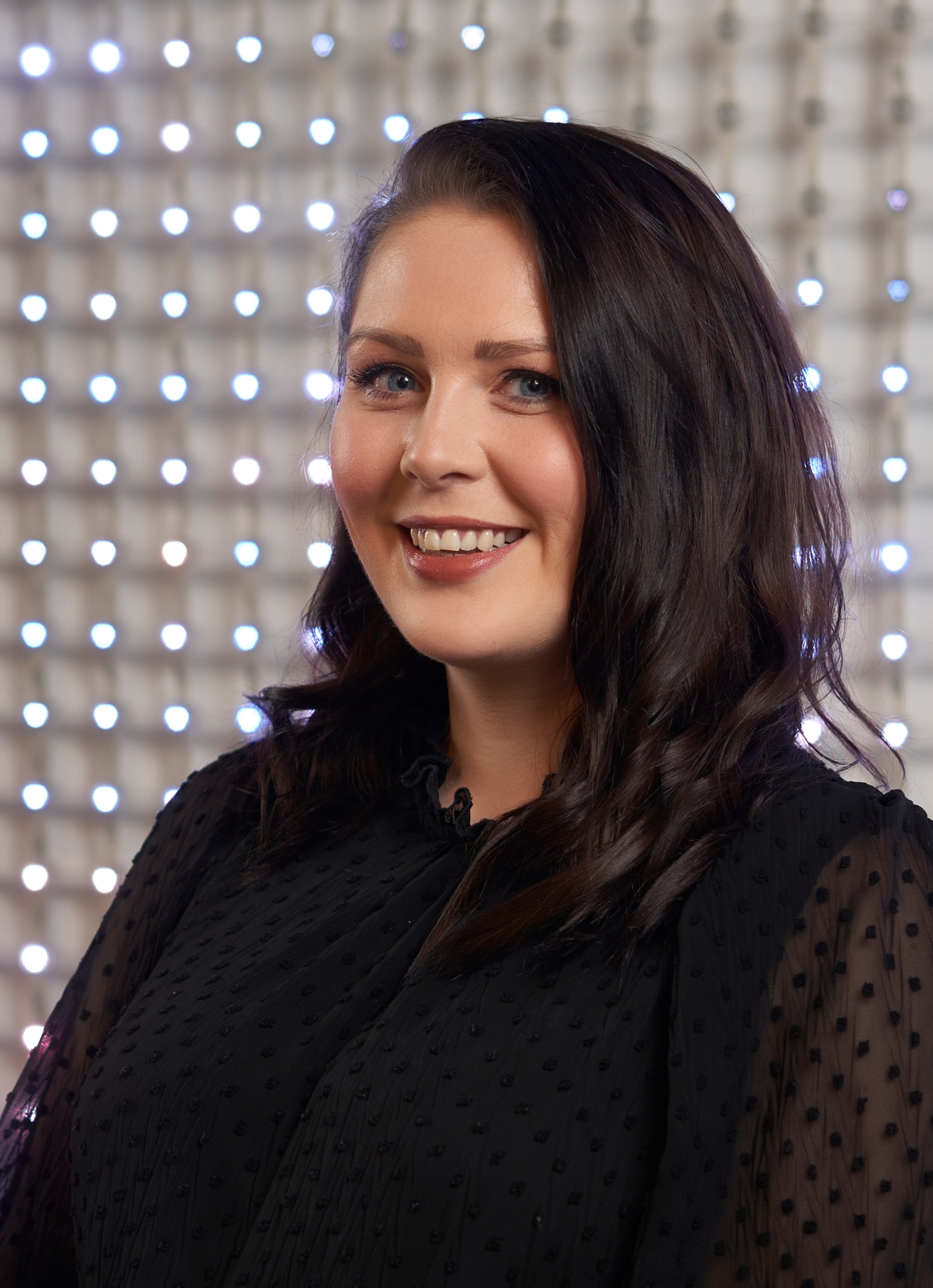 Cara Stewart Headshot