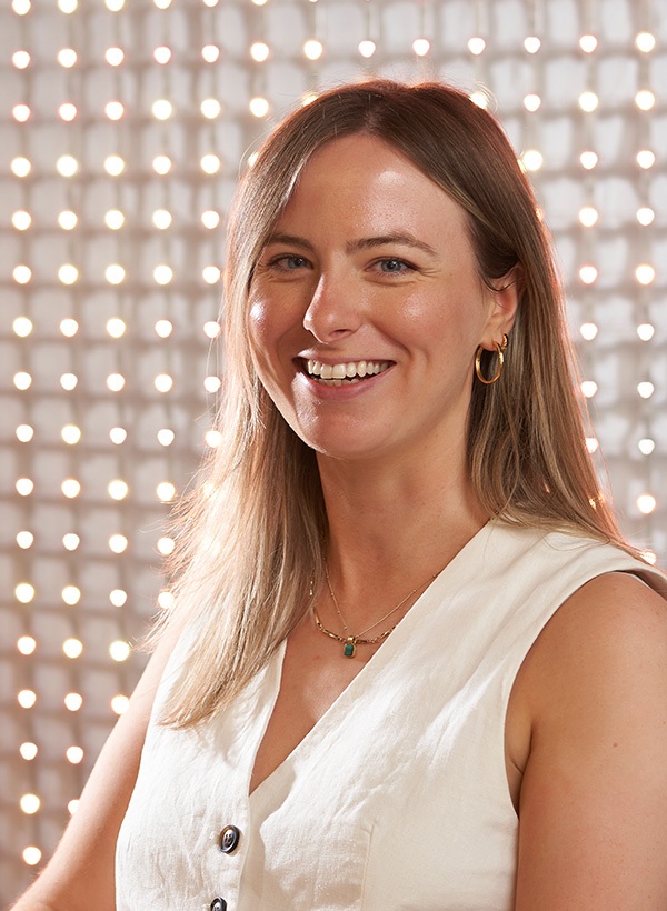 Hannah Craven Headshot