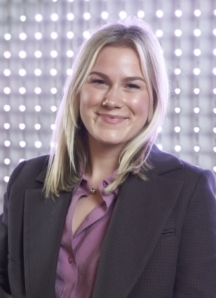 Lydia Folds Headshot