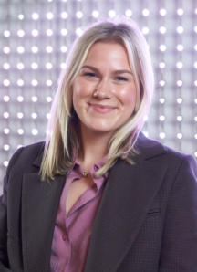 Lydia Folds Headshot