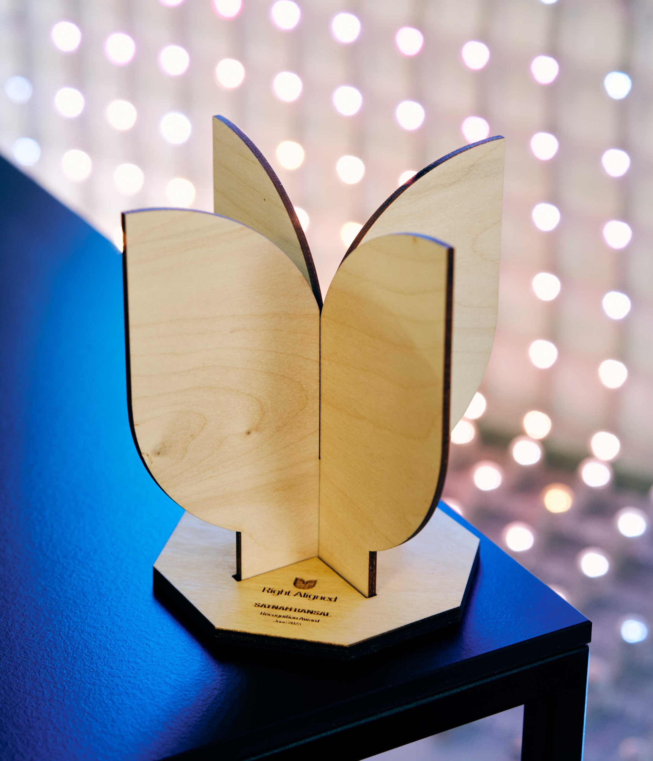 Right aligned recognition award