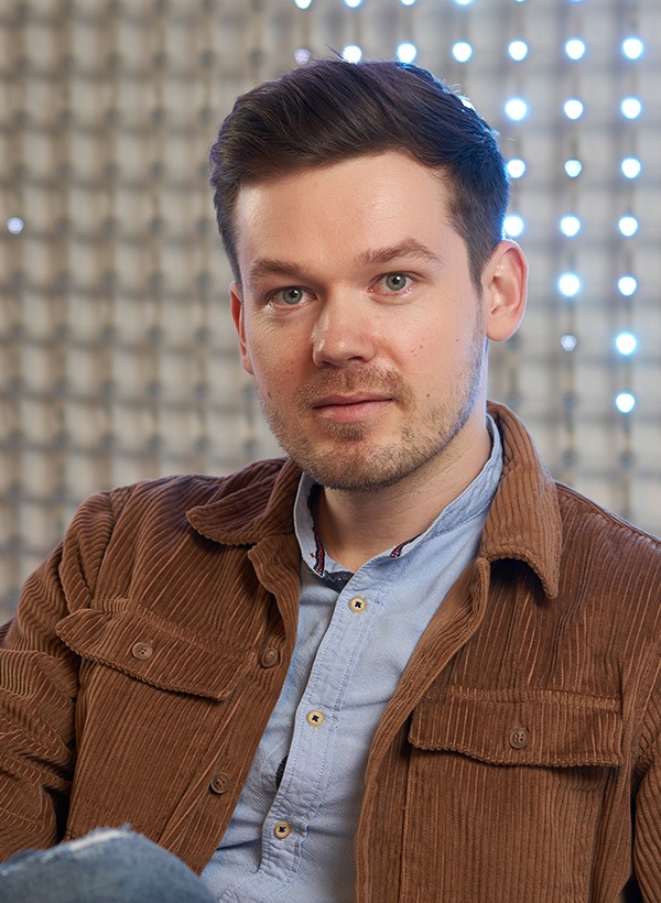 Arnoldas Strazdas Headshot