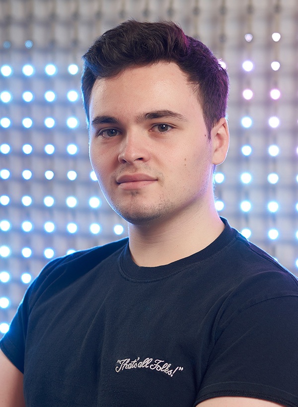 Daniel Thornton Headshot